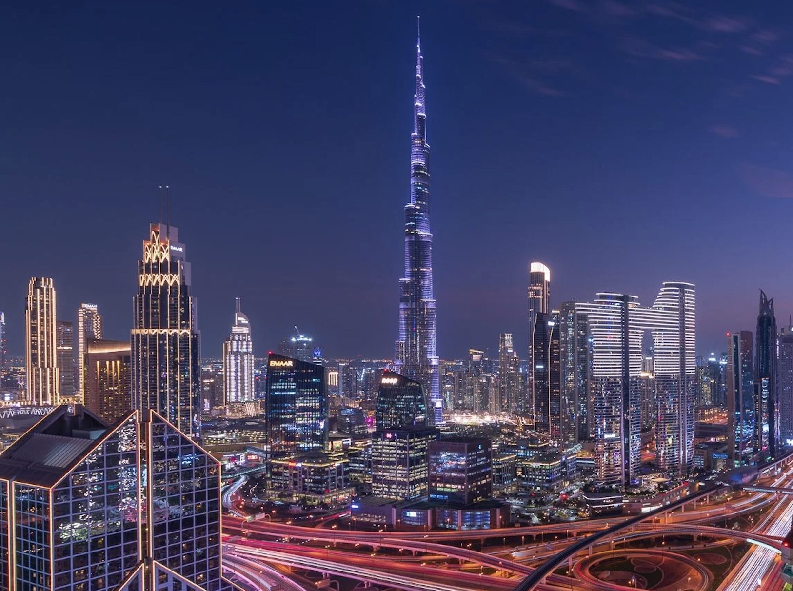 Panorama Dubaju nocą